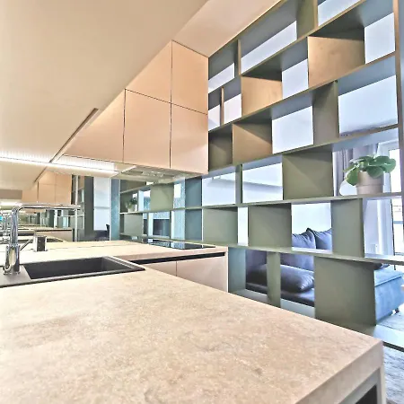 Luxury, Bright With Parking And Balcony In Center 布拉迪斯拉发