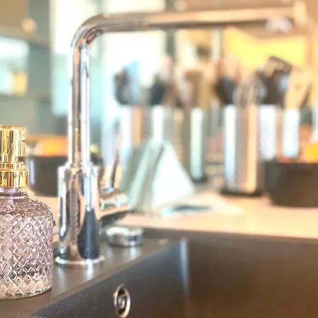 Luxury, Bright With Parking And Balcony In Center 公寓