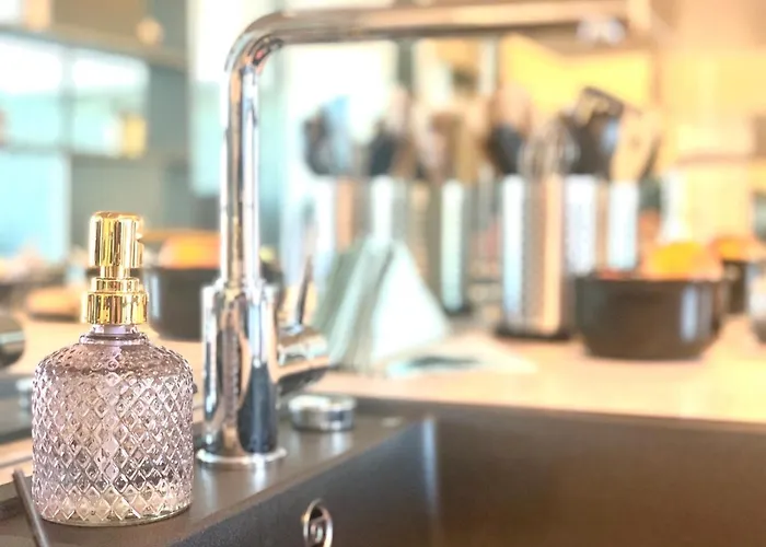 Luxury, Bright With Parking And Balcony In Center Appartement