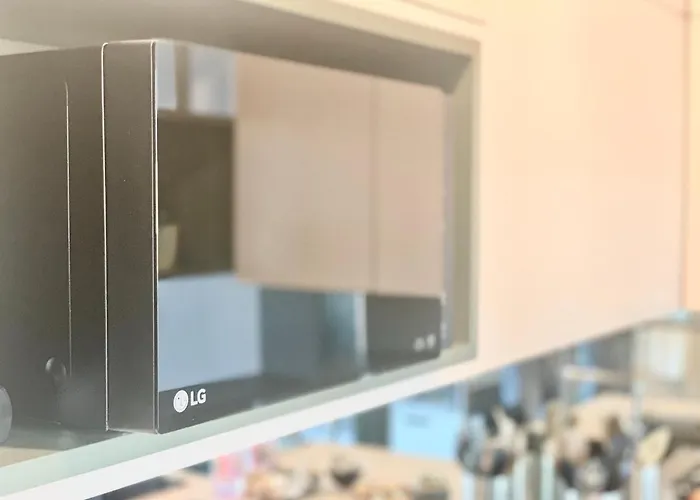 Luxury, Bright With Parking And Balcony In Center Appartement