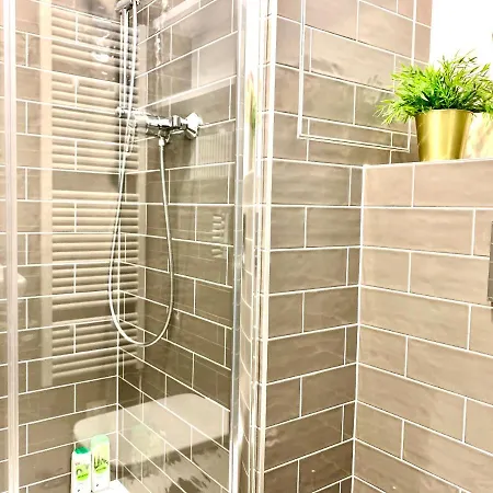 Luxury, Bright With Parking And Balcony In Center Lägenhet