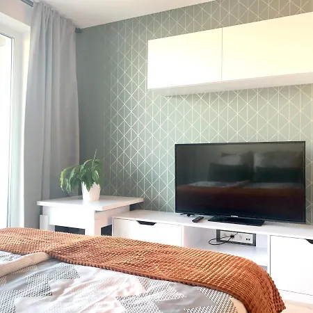 Daire Luxury, Bright With Parking And Balcony In Center