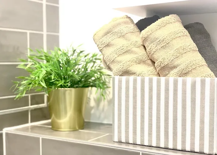 Apartmán Luxury, Bright With Parking And Balcony In Center